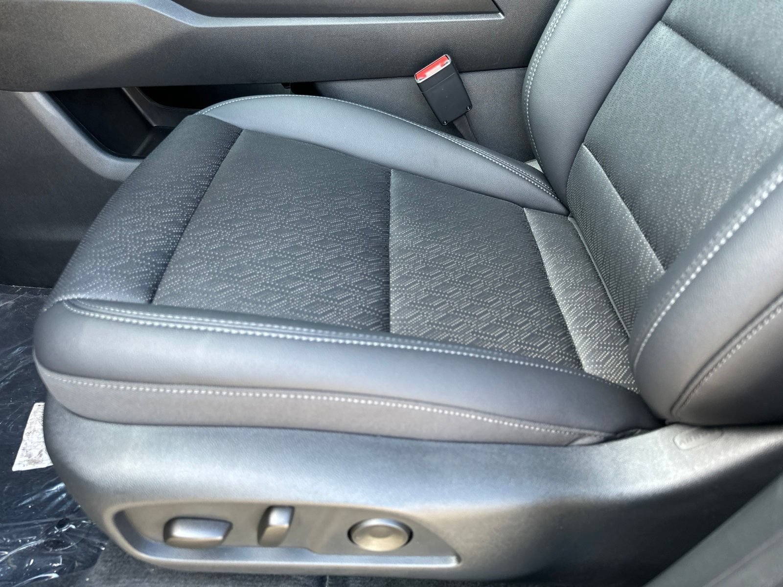 2026 Chevrolet Equinox LT - Photo 16