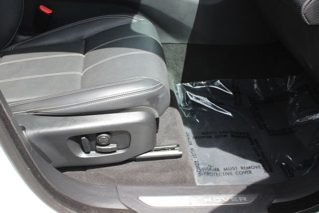 Used 2022 White Land Rover S image 30