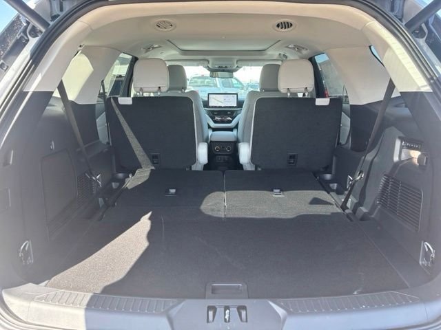 New 2026 White Ford Platinum image 18