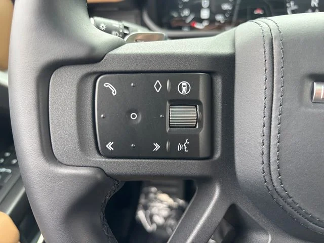 2026 Land Rover Defender V8 - Photo 22