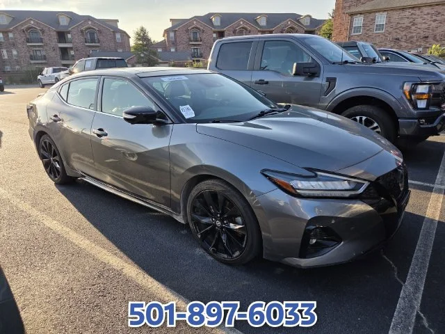Used 2022 Gray Nissan SR image 2