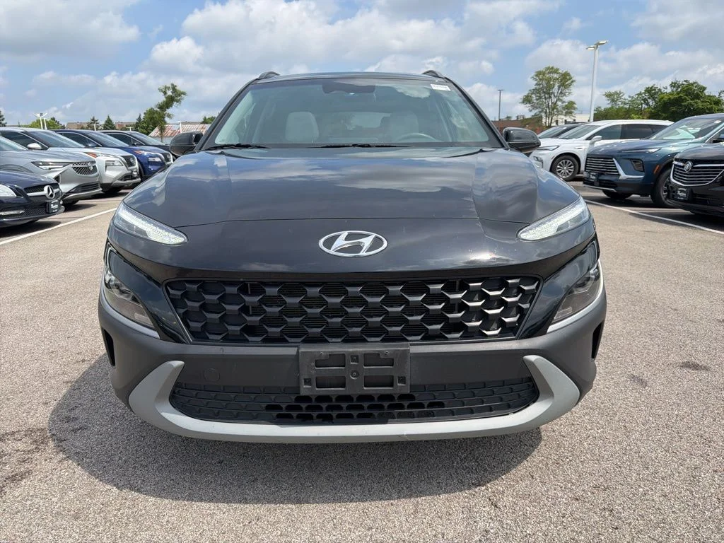 Used 2023 Black Hyundai SEL image 2