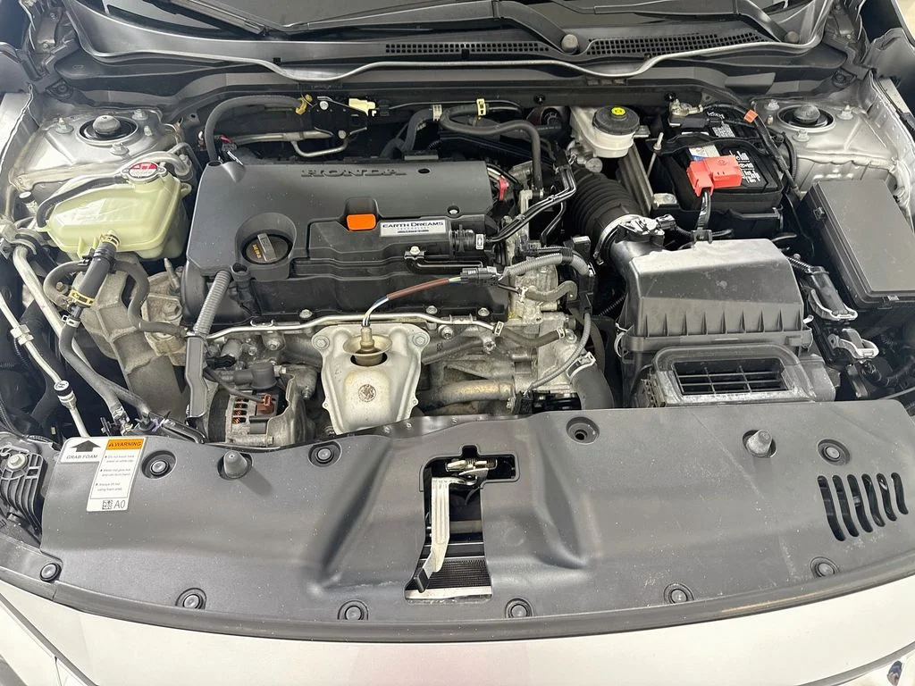 Used 2017 Lunar Silver Metallic Honda LX image 27
