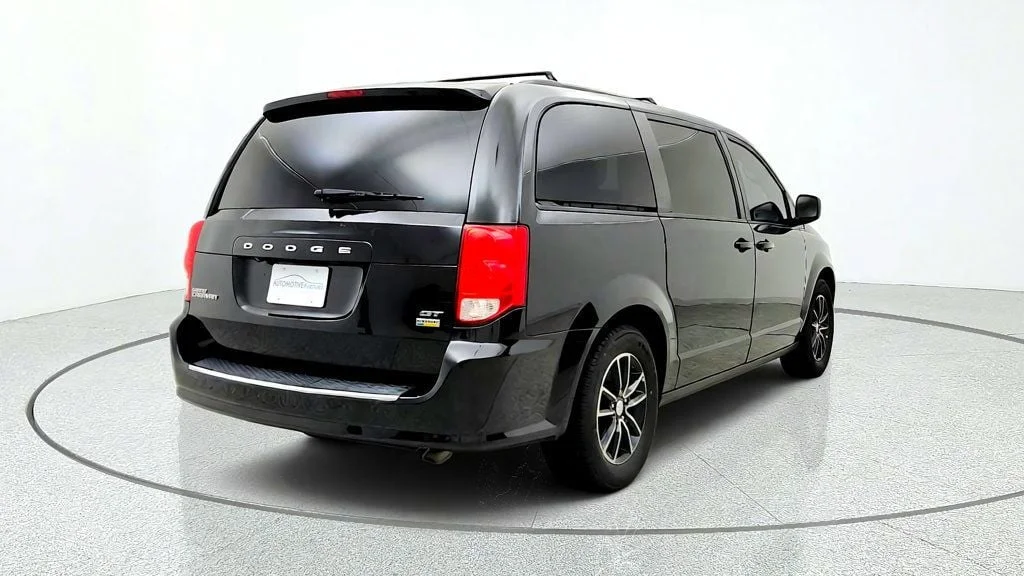 Used 2018 Black Onyx Crystal Pearlcoat Dodge GT Wagon image 5