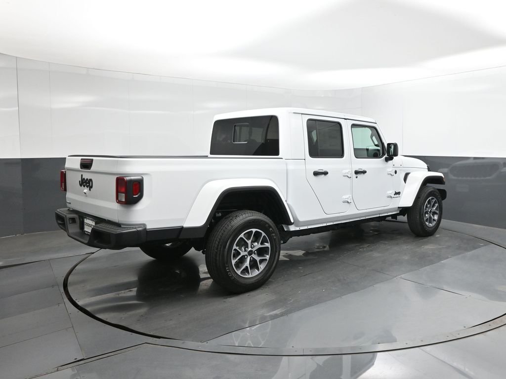 New 2025 Bright White Clear-Coat Exterior Paint Jeep Sport S image 15
