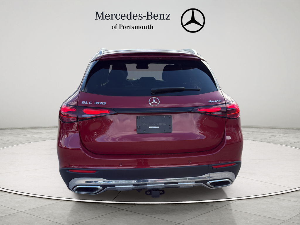 Used 2026 Red Mercedes-Benz GLC 300 image 4