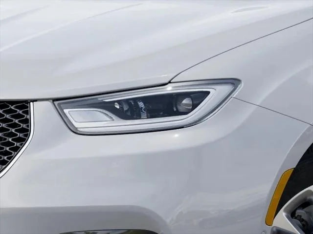 New 2026 Bright White Clear-Coat Exterior Paint Chrysler Select image 37