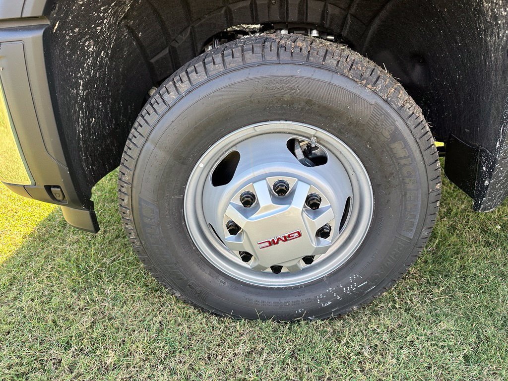 2026 GMC Sierra 3500 Chassis Cab Pro - Photo 10