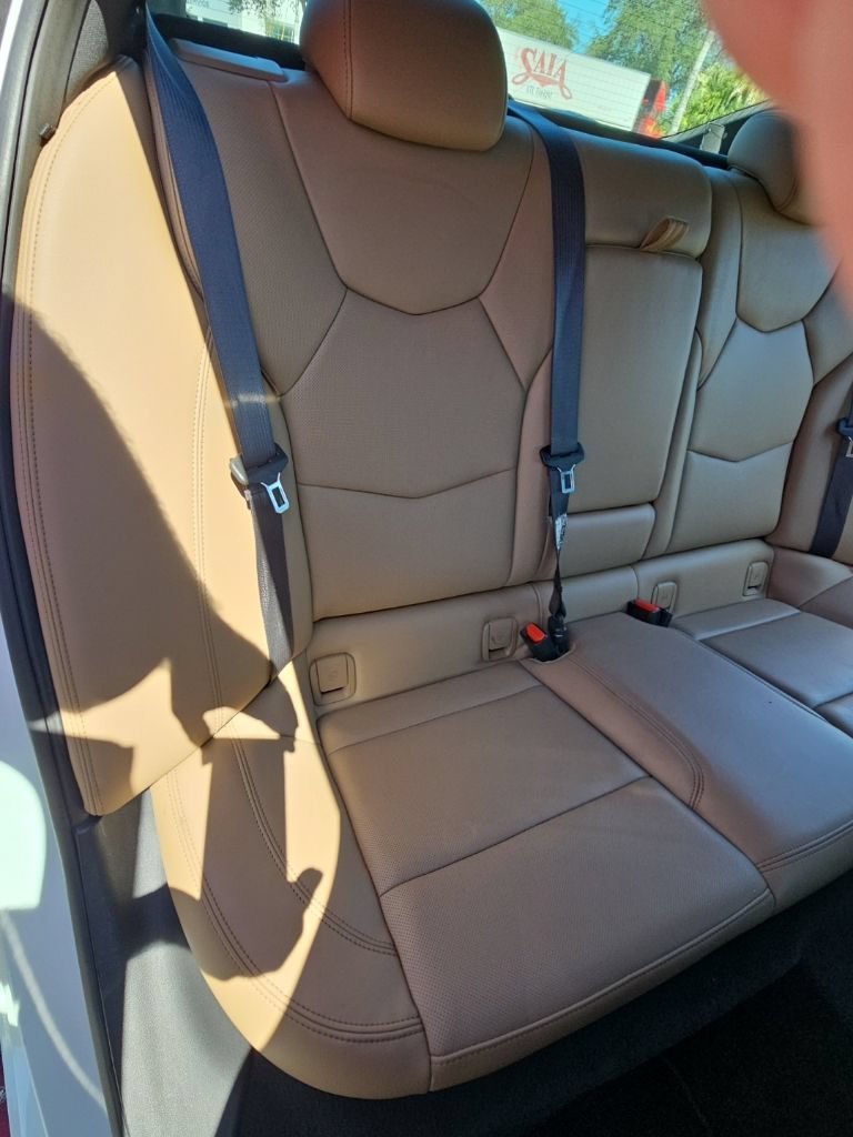 Used 2020 CRYSTAL WHITE TRICOAT Cadillac Premium Luxury image 17