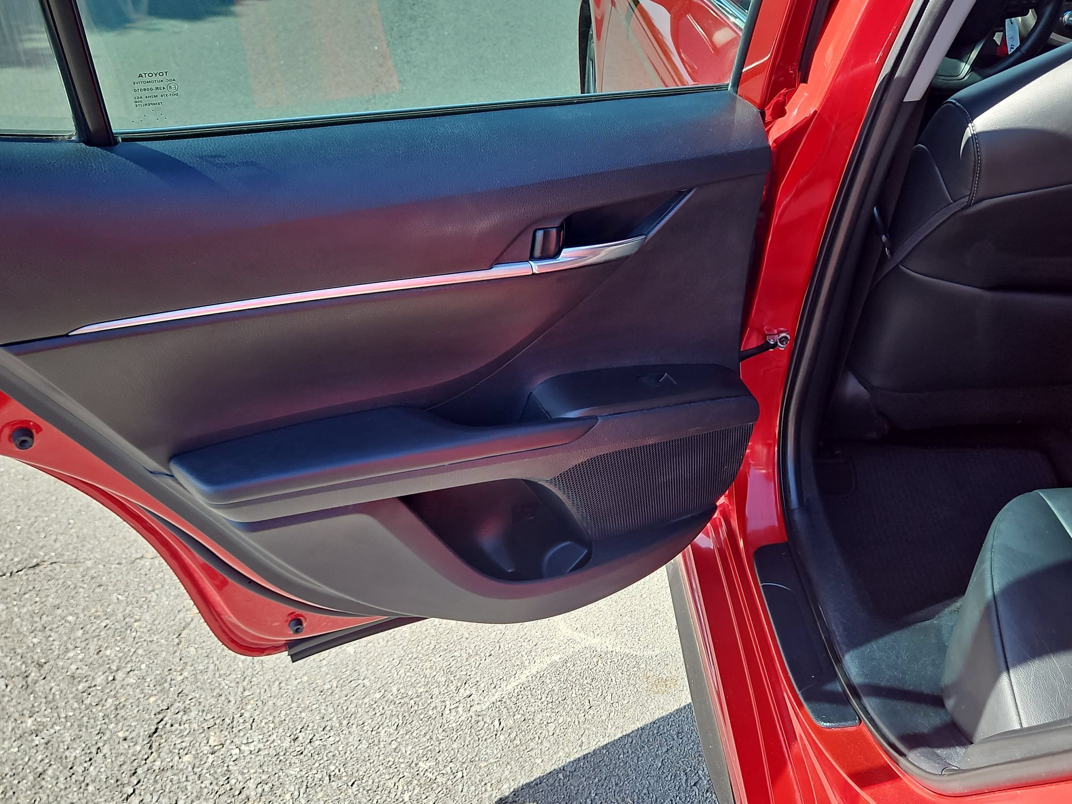 Used 2022 SUPERSONIC RED Toyota SE image 31
