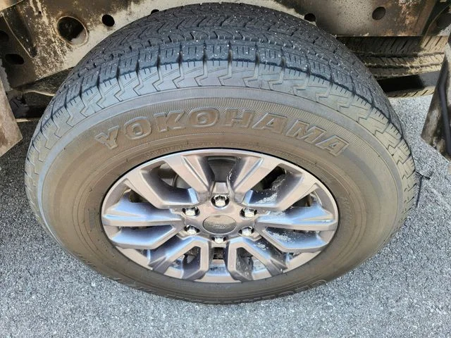 Used 2021 White Ford XLT image 4