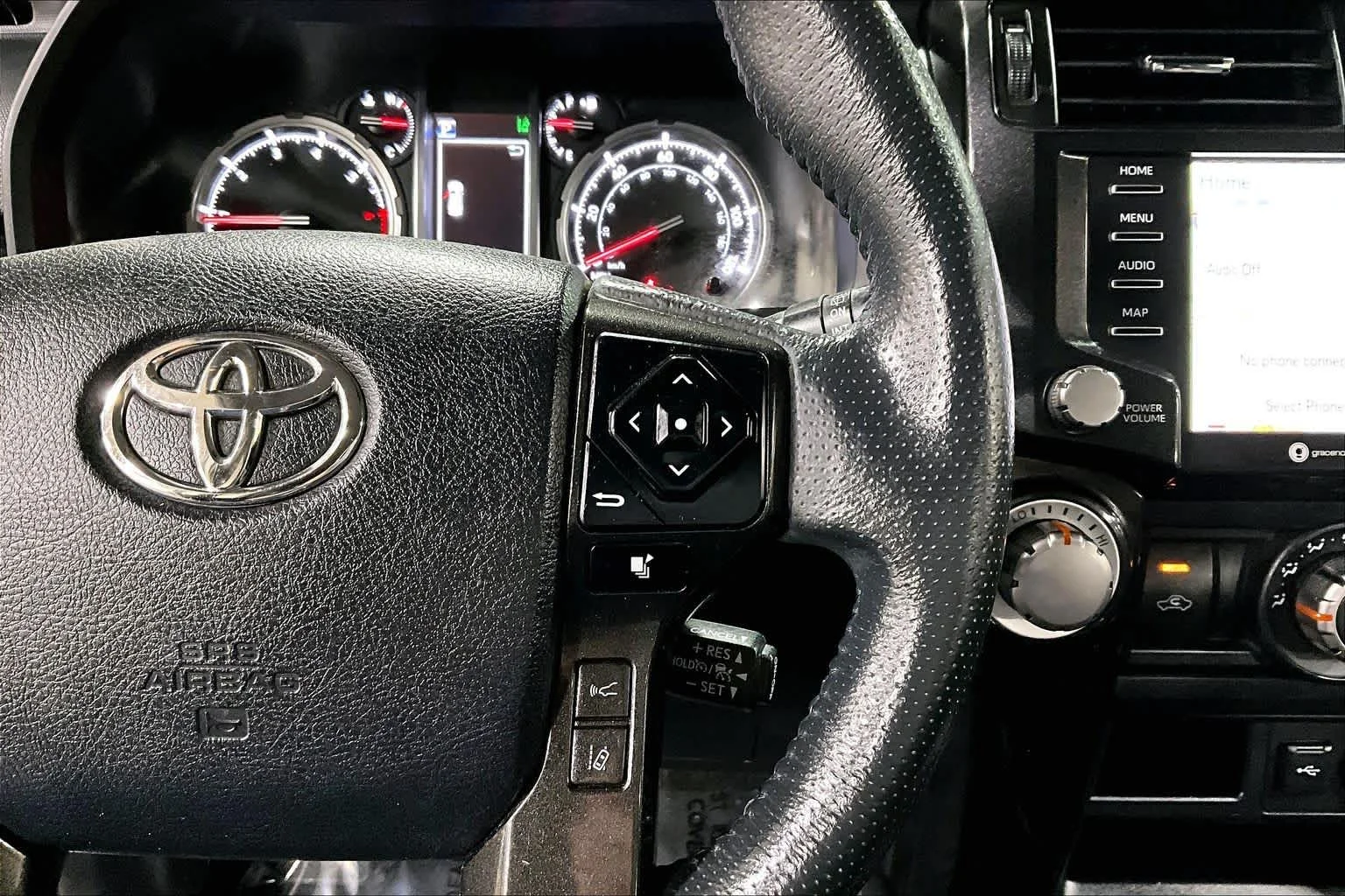 Used 2021 Classic Silver Metallic Toyota Venture image 25