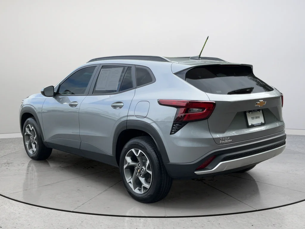 2026 Chevrolet Trax LT - Photo 9