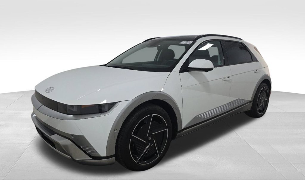 Used 2025 White Hyundai Limited image 1
