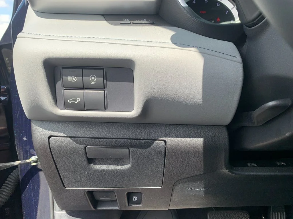 Used 2024  Toyota XLE image 31