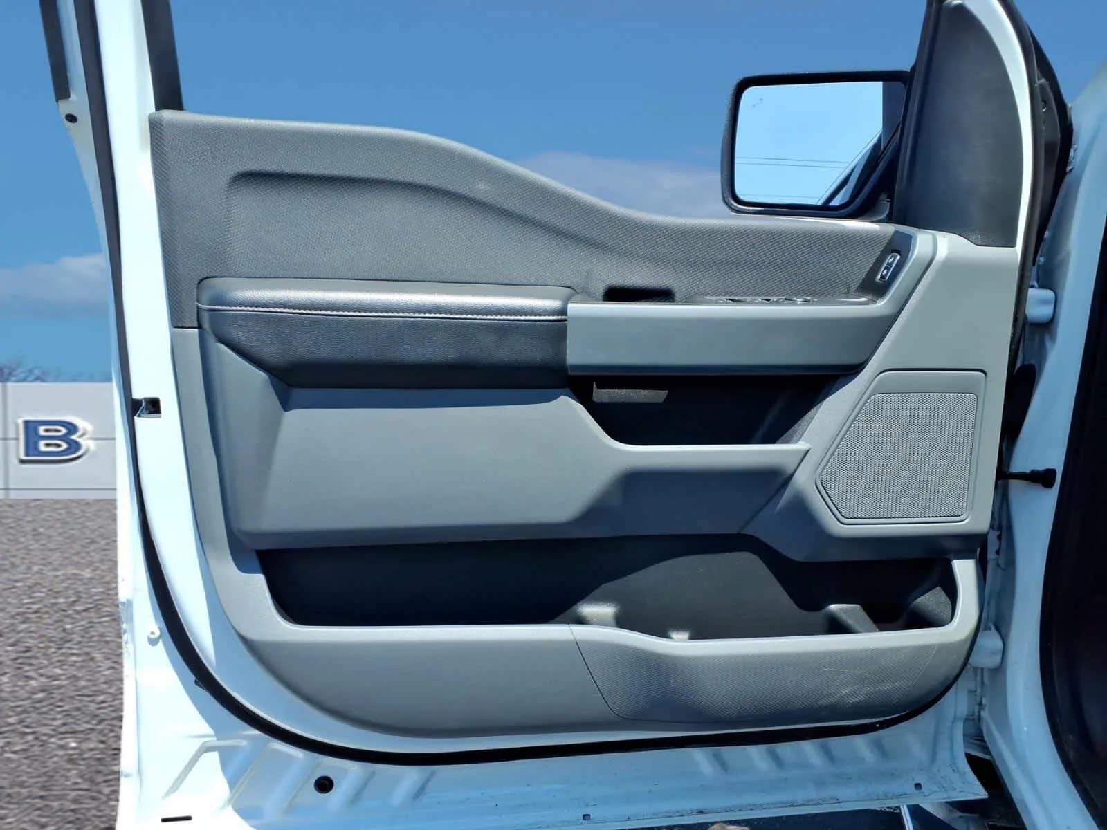 Used 2023 Oxford White Ford XLT image 11