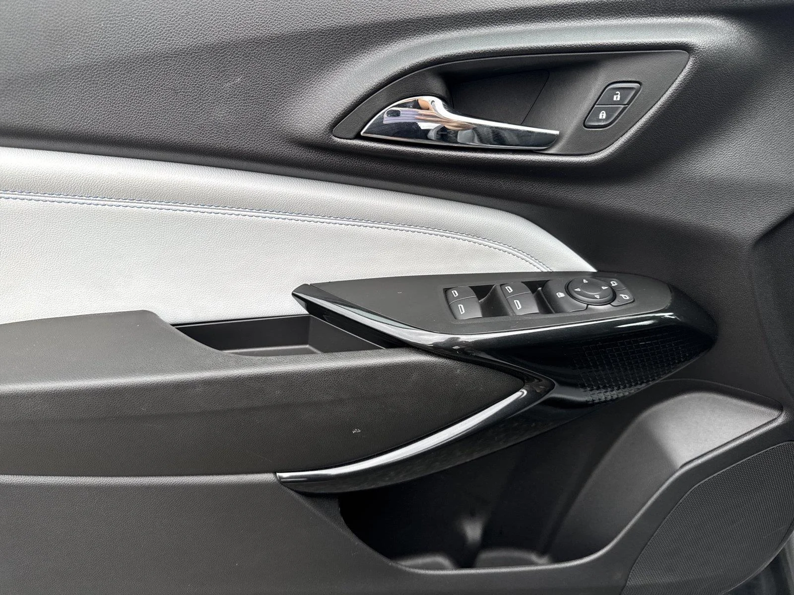 Used 2025 Sterling Gray Metallic Chevrolet LT image 12