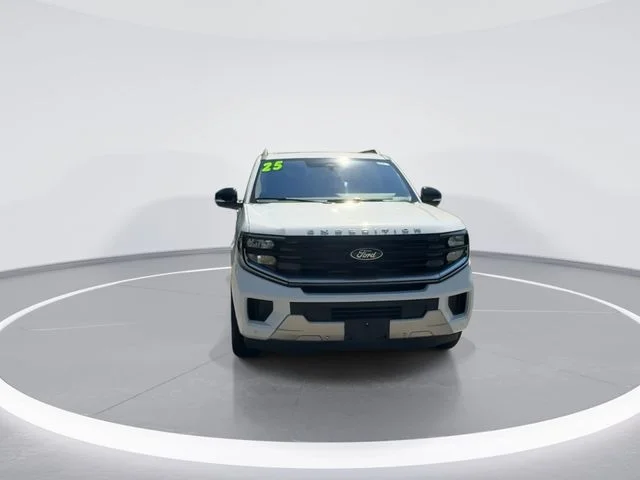 Used 2025 White Ford Platinum image 3