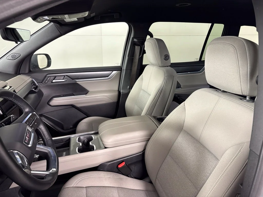 Used 2026 White GMC Elevation image 37