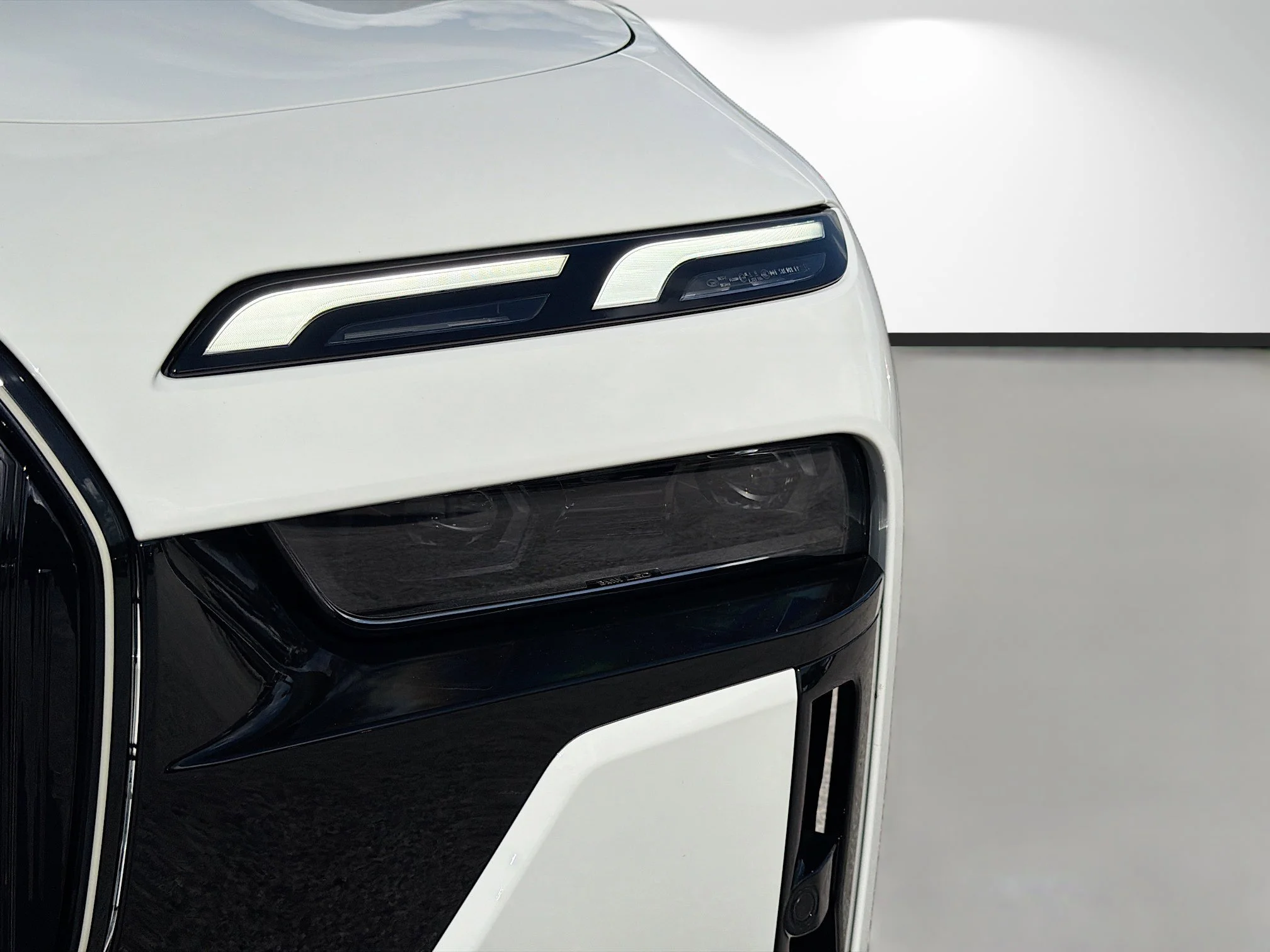 New 2026 Alpine White BMW 740i image 9