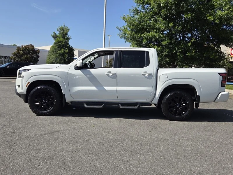 Used 2023 Glacier White NISSAN SV image 2
