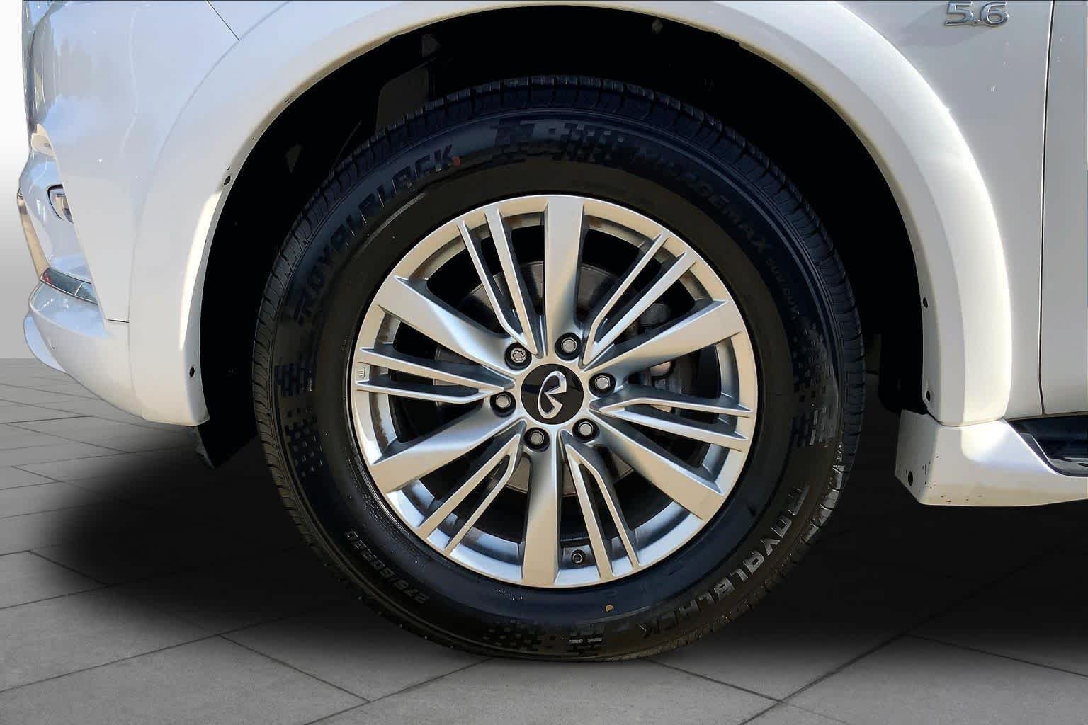 Used 2019 Moonstone White INFINITI LUXE image 11