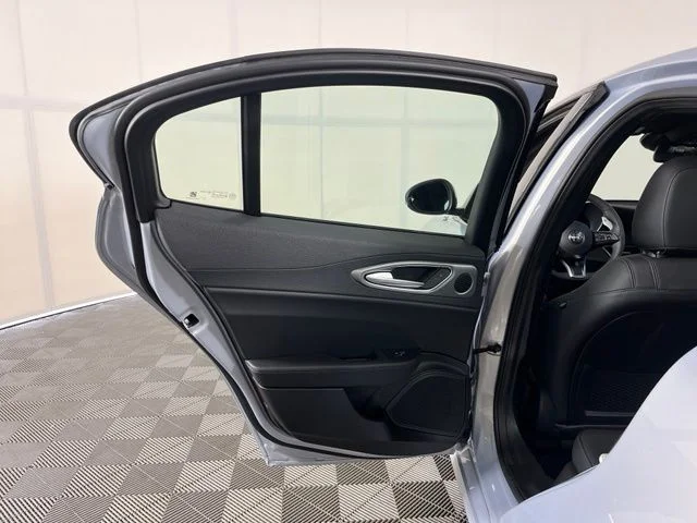 2026 Alfa Romeo Giulia Base - Photo 39