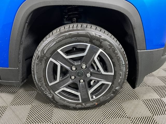 New 2026 Hydro Blue Pearl-Coat Exterior Paint Jeep Limited image 8