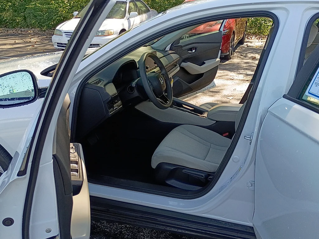 Certified Used 2024 WHITE Honda LX image 11
