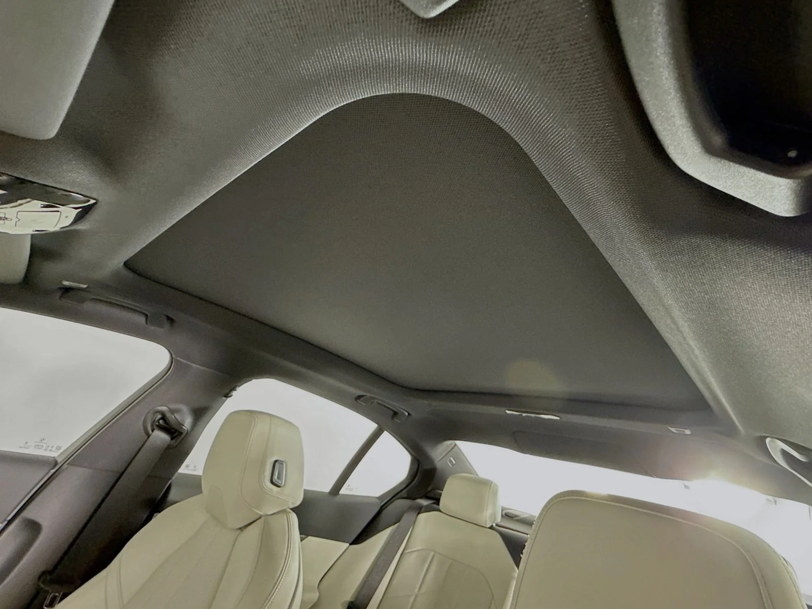 New 2026 Mineral White Metallic BMW eDrive40 image 23