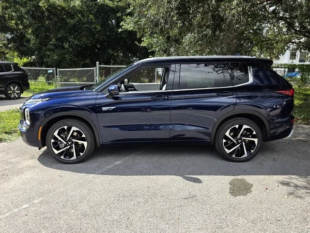 New 2025 Blue Mitsubishi SEL S-AWC image 6