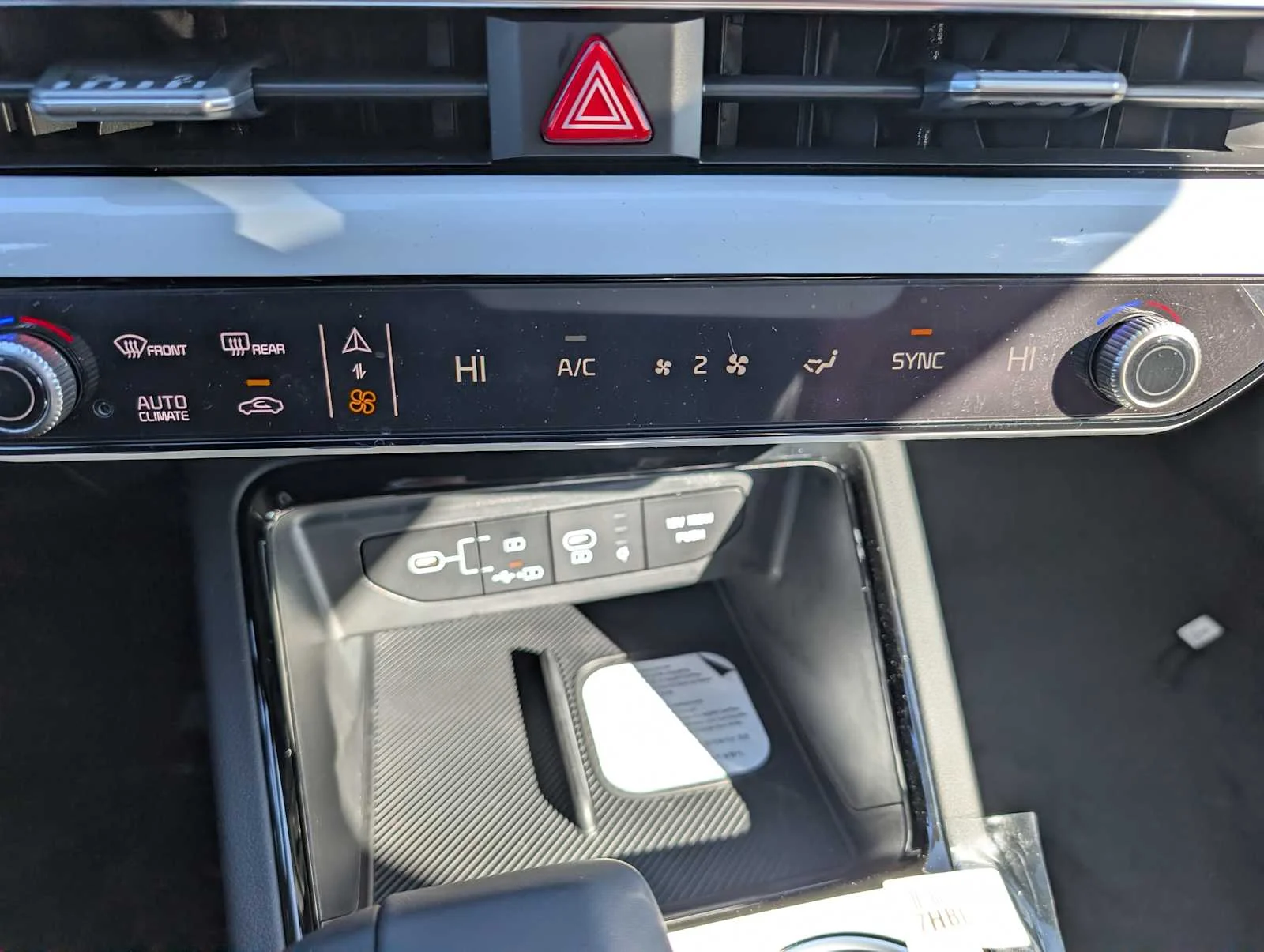 New 2026 Snow White Pearl Kia GT-Line image 25