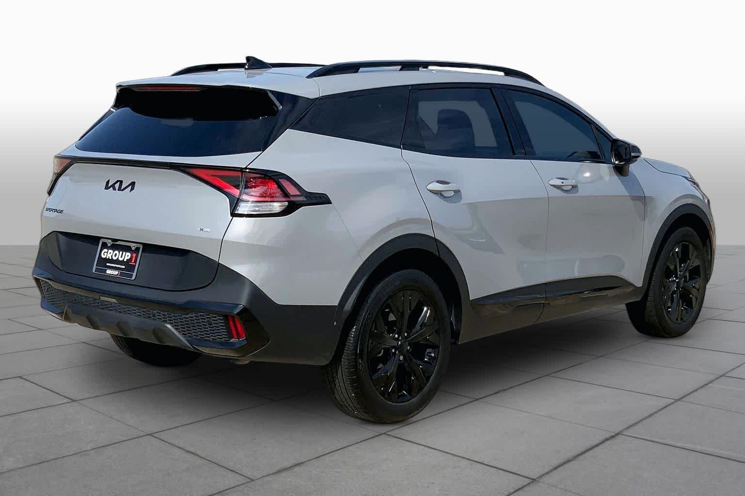 Used 2025 Wolf Gray Kia X-Line image 13