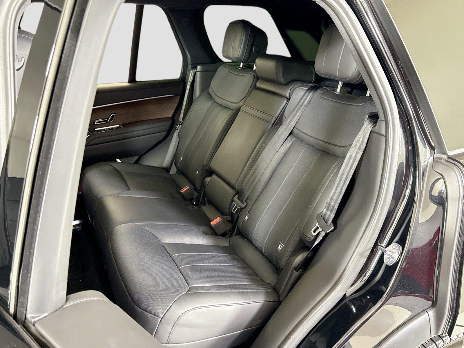 Used 2023 Santorini Black Metallic Land Rover SE image 25