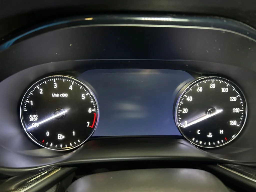 Used 2021 Cinnabar Buick Essence image 23