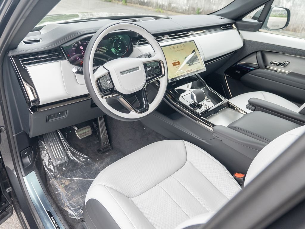 New 2026 Carpathian Grey LAND ROVER Dynamic SE image 11