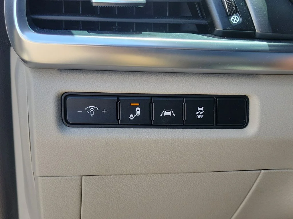 Used 2022 Glacial White Pearl Kia S image 29