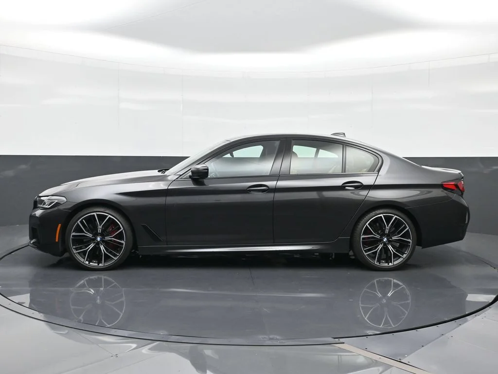 Used 2023 Gray BMW 530i image 3