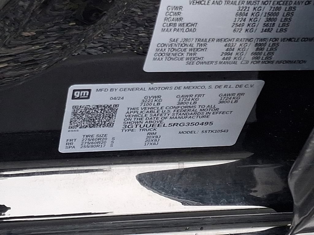 Used 2024 Onyx Black GMC AT4 image 30