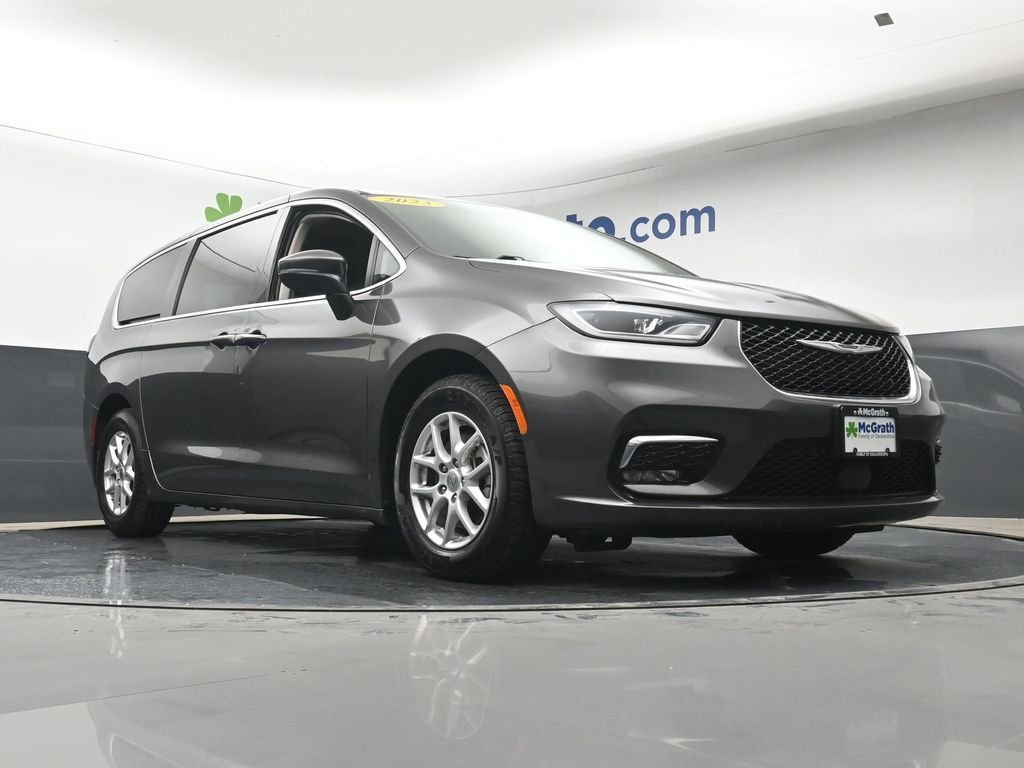 Used 2023 Gray Chrysler Touring L image 25