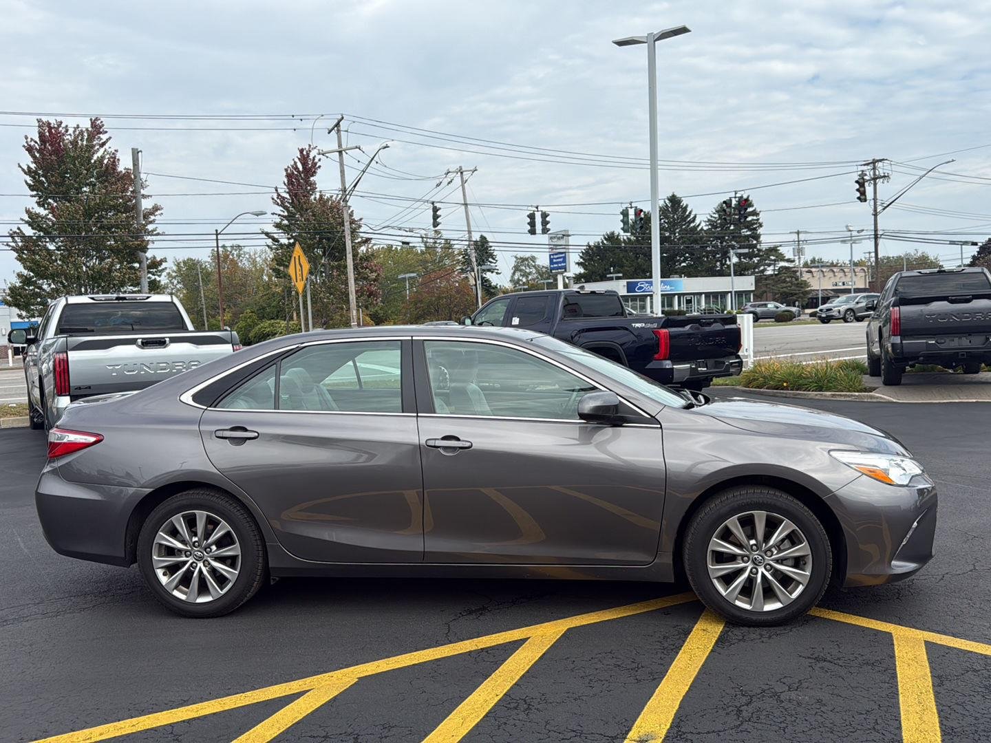 Used 2017 Predawn Gray Mica Toyota XLE image 2
