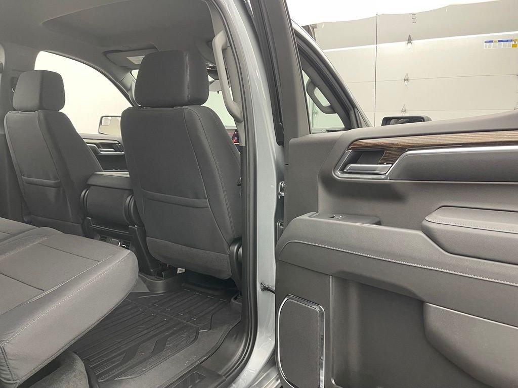 New 2026 Sterling Metallic GMC Elevation image 34