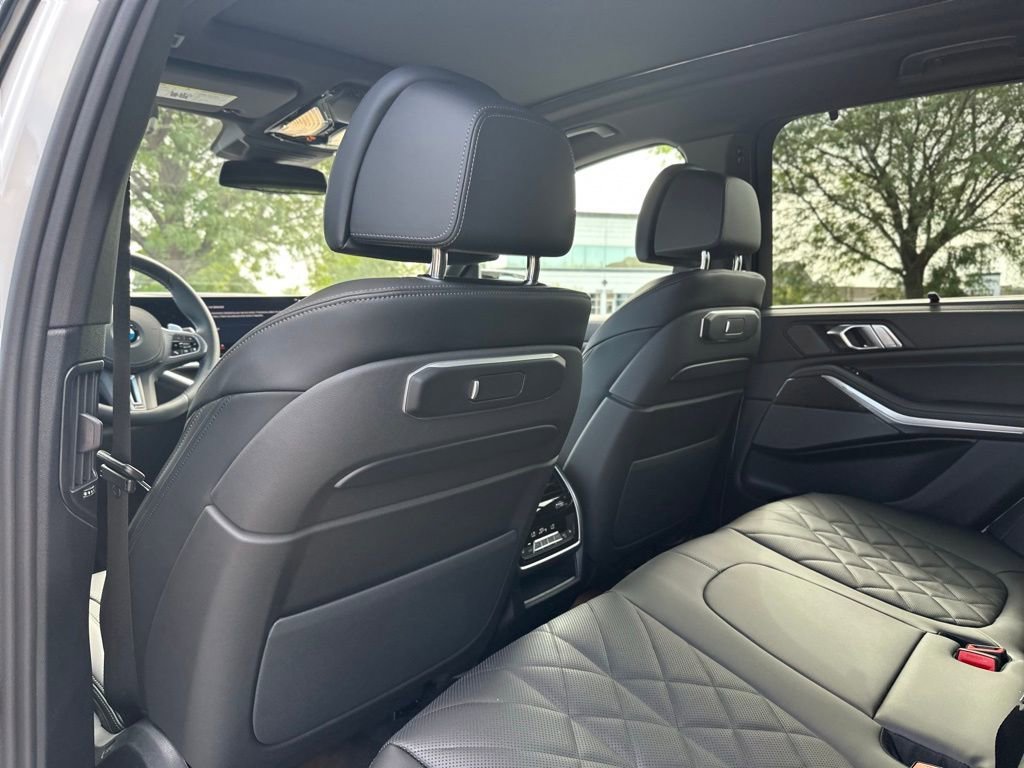 New 2026 Mineral White Metallic BMW M60i image 23
