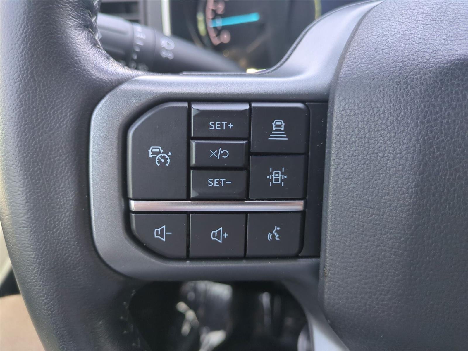Used 2022 Agate Black Metallic Ford XLT image 20