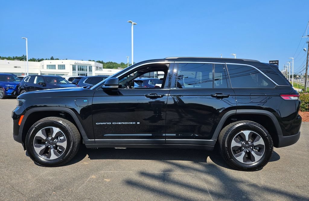 Used 2024 Black Jeep  image 4