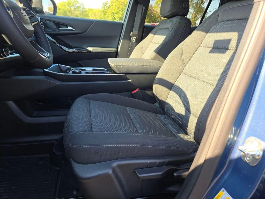 2027 Chevrolet Equinox LT - Photo 22