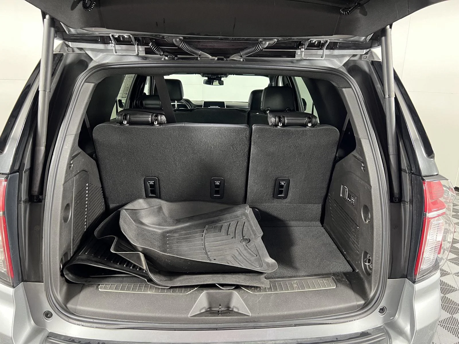 Used 2023 Sterling Gray Metallic Chevrolet RST image 5