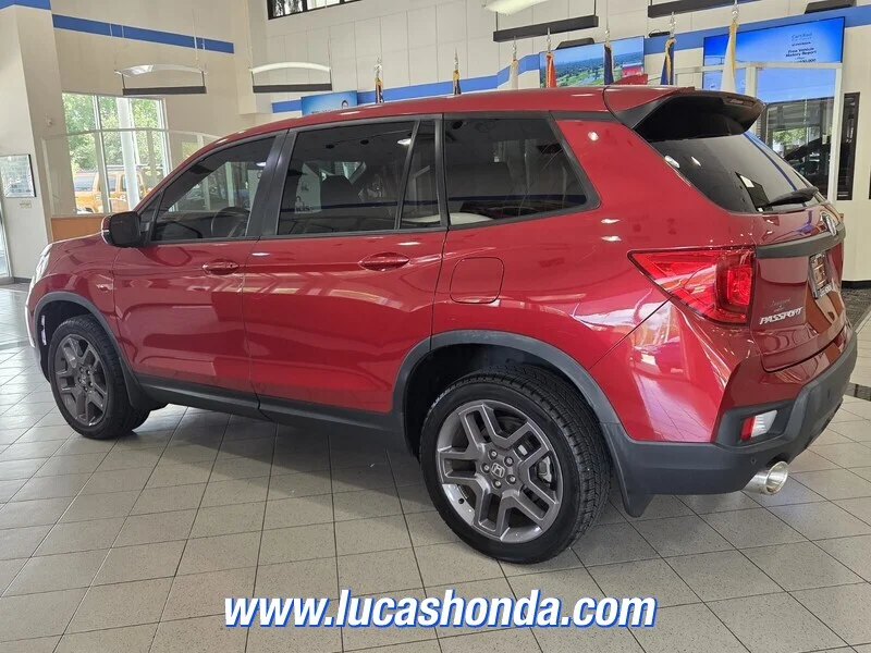Used 2023 Red Honda EX-L AWD image 6