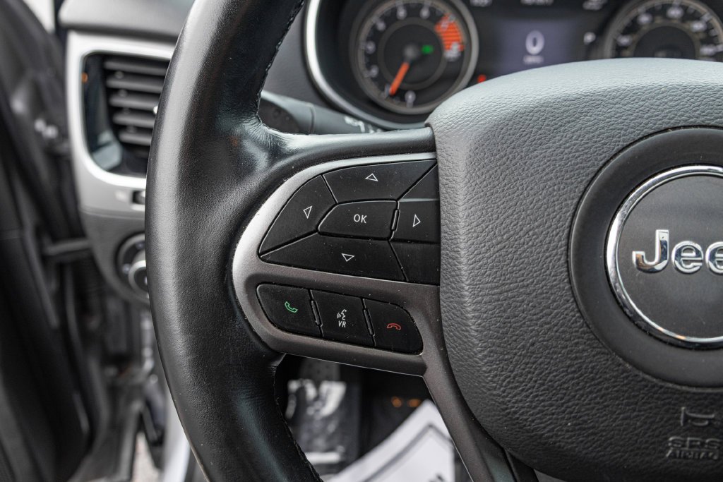 Used 2021 Silver Jeep Limited image 24