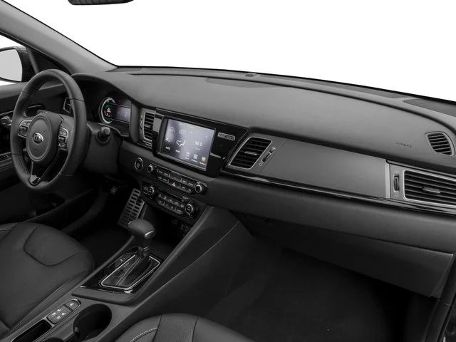 Used 2017 Snow White Pearl Kia FE image 19